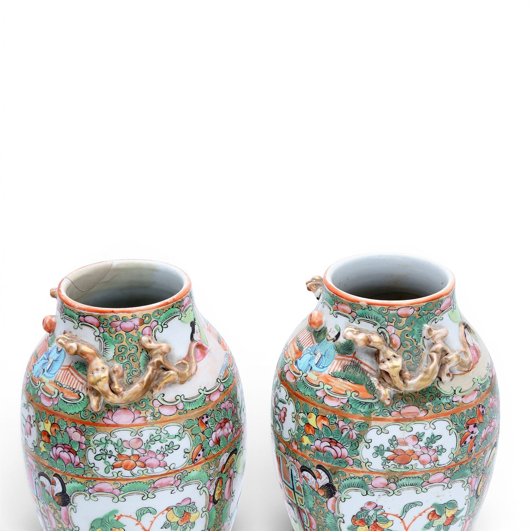 Pair of Chinese jars in “rose family” porcelain from Canton, early 20th Century.