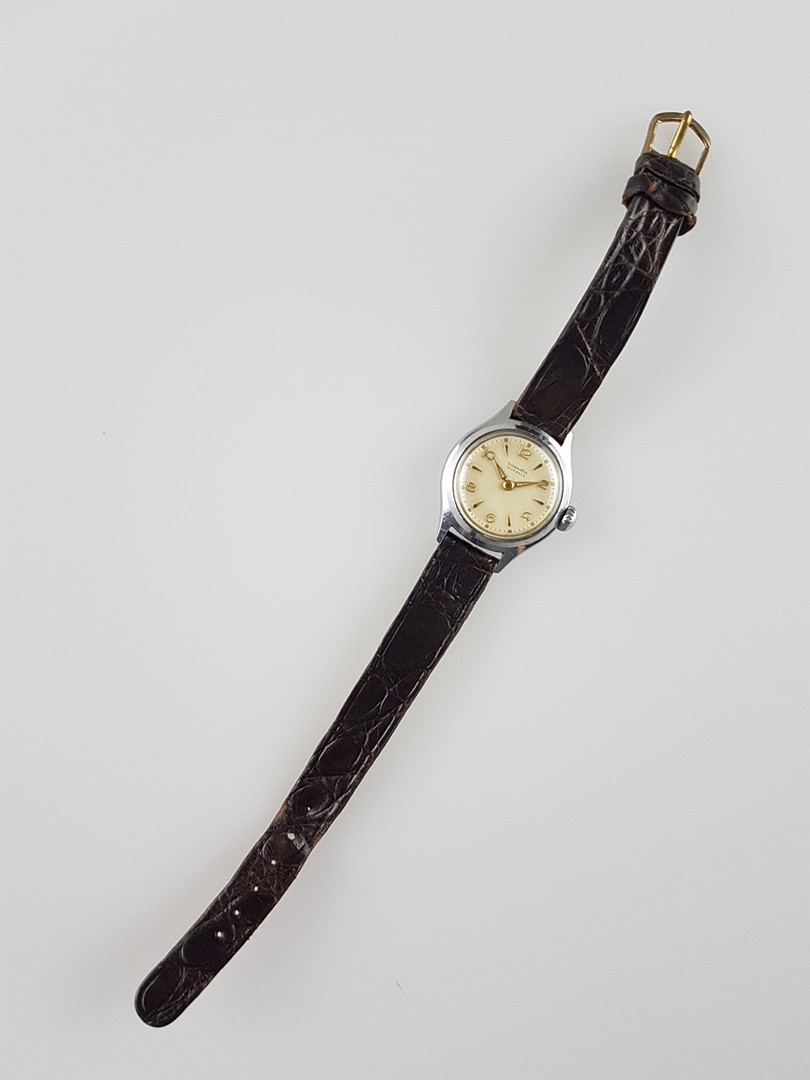 DAMENARMBANDUHR JUNGHANS - STAHLGEHÄUSE.
