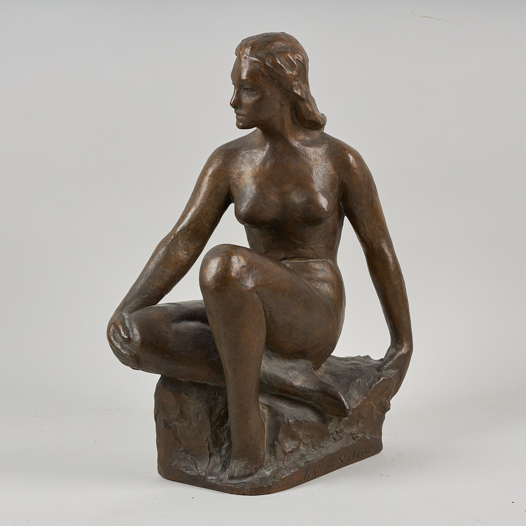KALERVO KALLIO (1909-1969). Sittande skönhet, signerad samt daterad 1955, bronsskulptur.