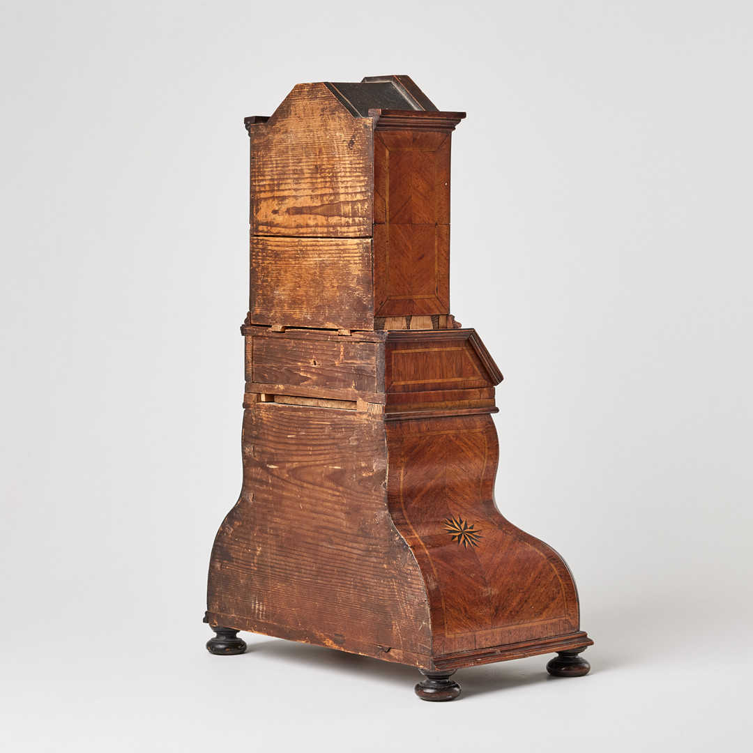 MINIATYRSKÅP, senbarock, 1700-tal, tvådelat, fanerat med olika träslag, beslag i mässing.