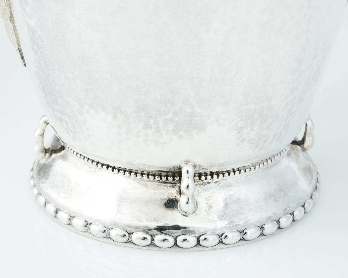 CG HALLBERG. Kaffe- och teservis, fyra delar, silver, Stockholm 1919-1921. Jugend.