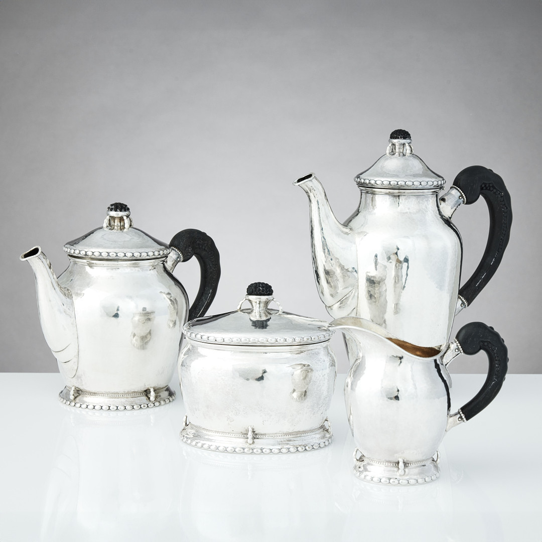 CG HALLBERG. Kaffe- och teservis, fyra delar, silver, Stockholm 1919-1921. Jugend.