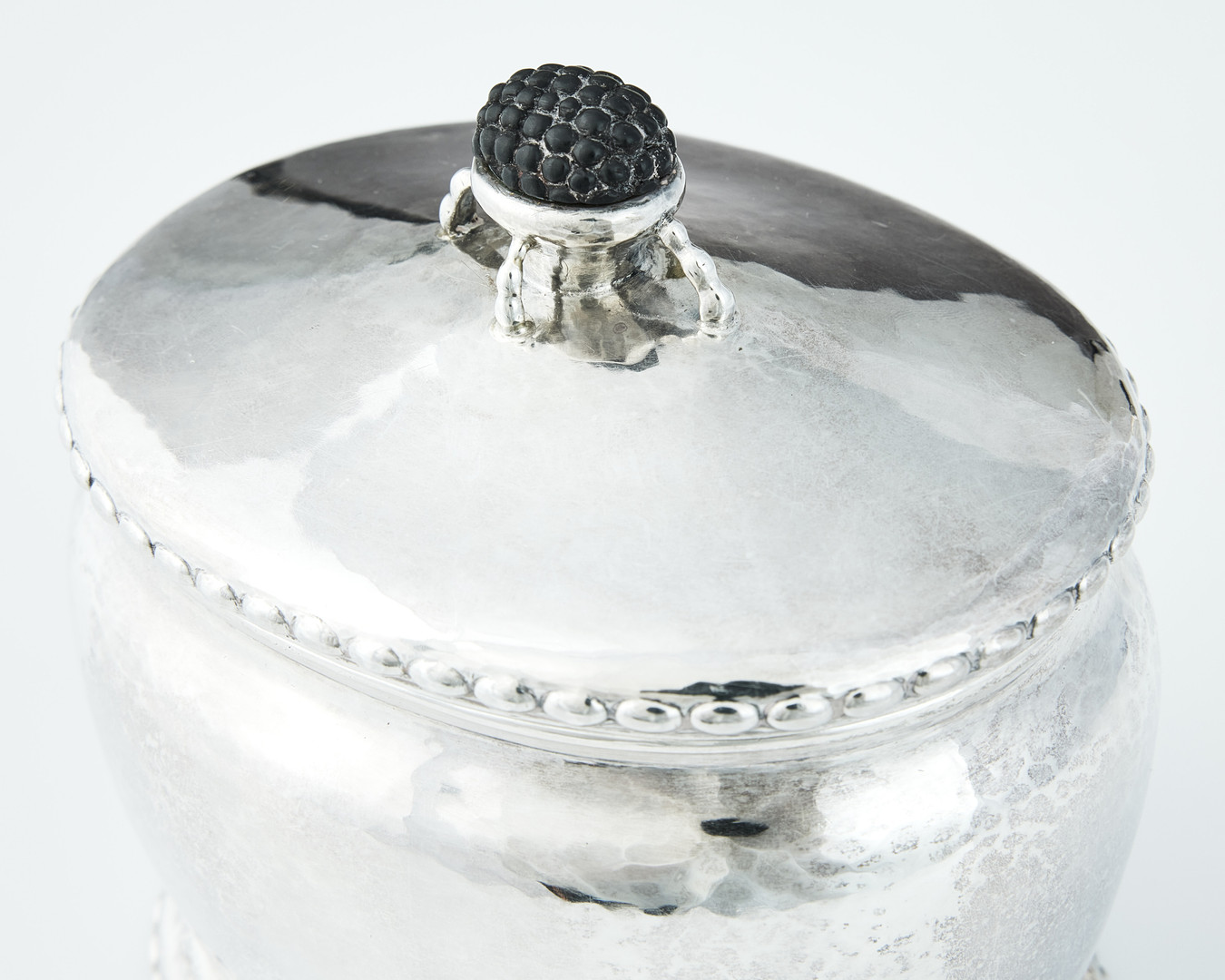 CG HALLBERG. Kaffe- och teservis, fyra delar, silver, Stockholm 1919-1921. Jugend.