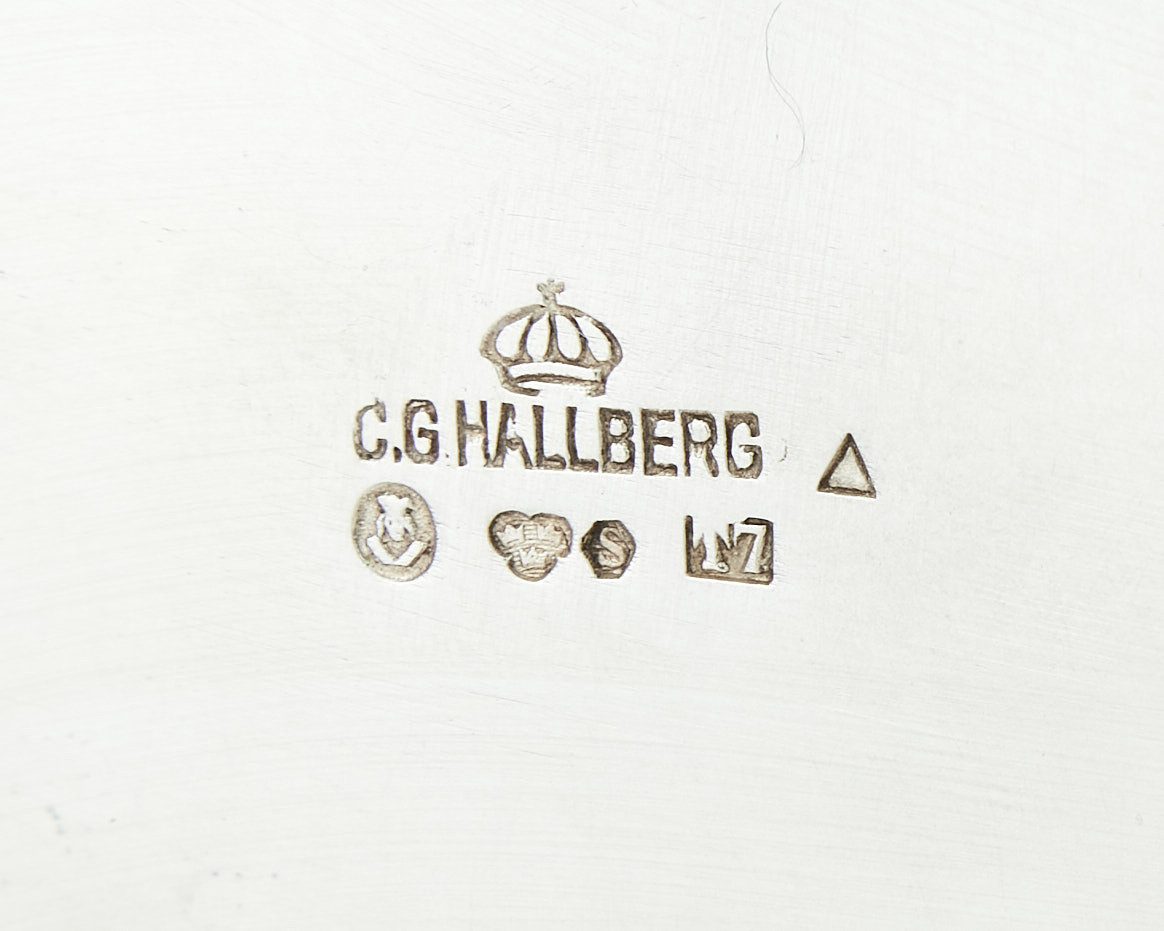 CG HALLBERG. Kaffe- och teservis, fyra delar, silver, Stockholm 1919-1921. Jugend.
