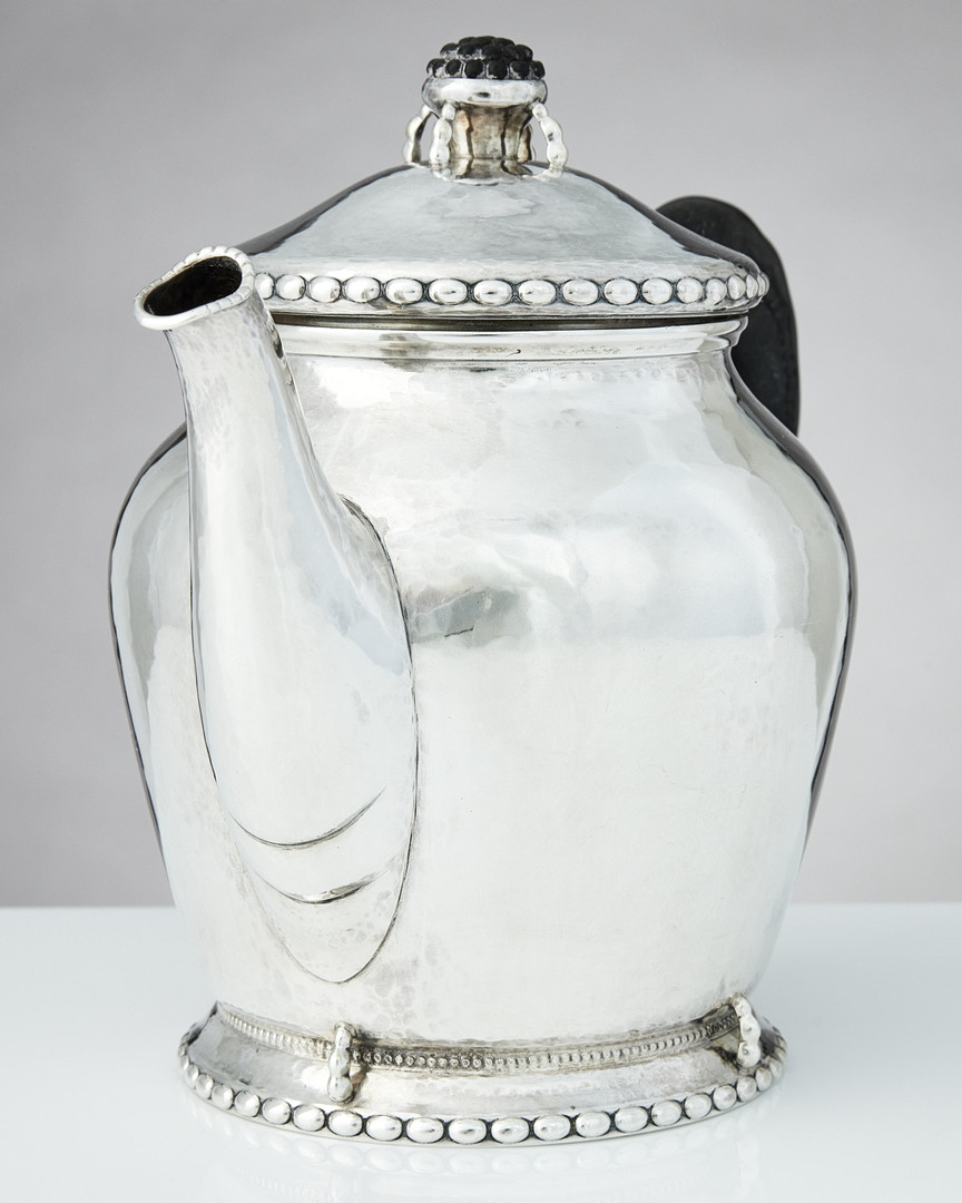 CG HALLBERG. Kaffe- och teservis, fyra delar, silver, Stockholm 1919-1921. Jugend.
