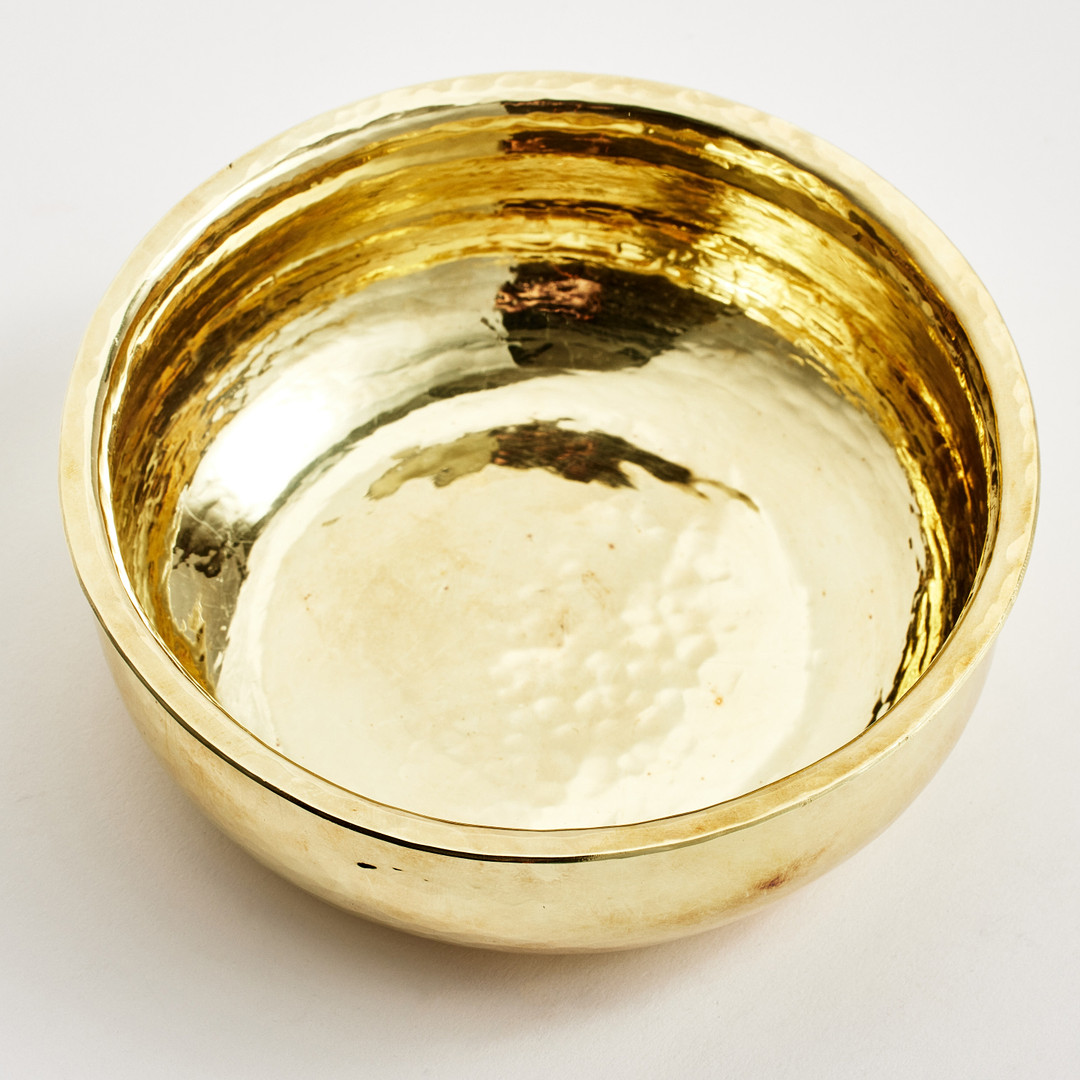 SKÅL, 18 k guld, K G Markströms Guldsmeds Ab, Uppsala 1986, hamrad dekor.