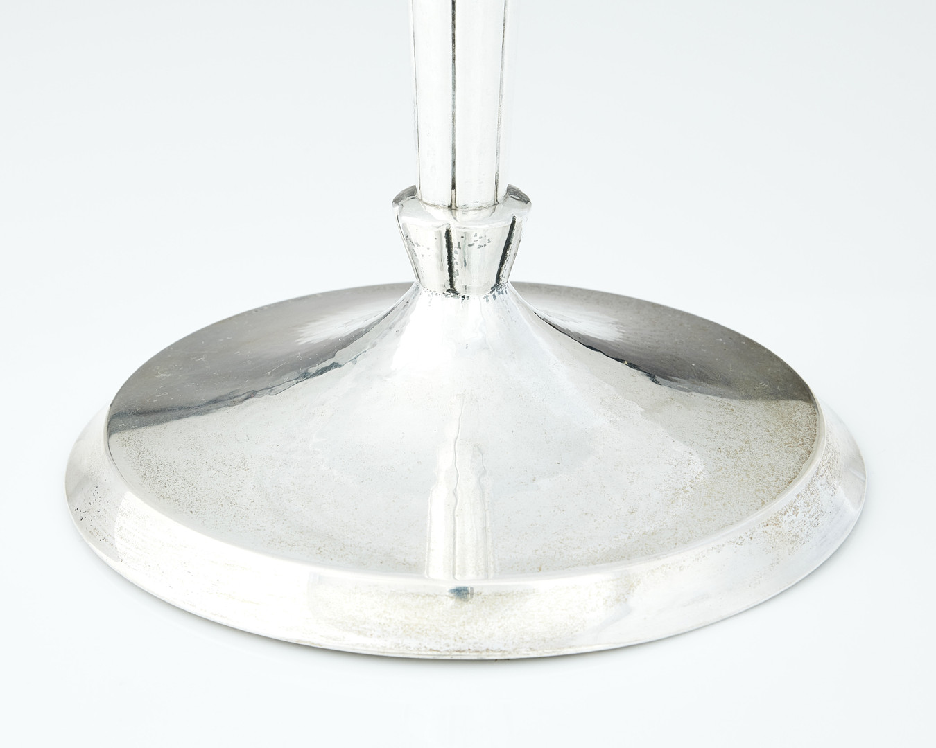 KARL ANDERSON. Ljusstakar ett par samt en kandelabertillsats, silver, Stockholm 1929.