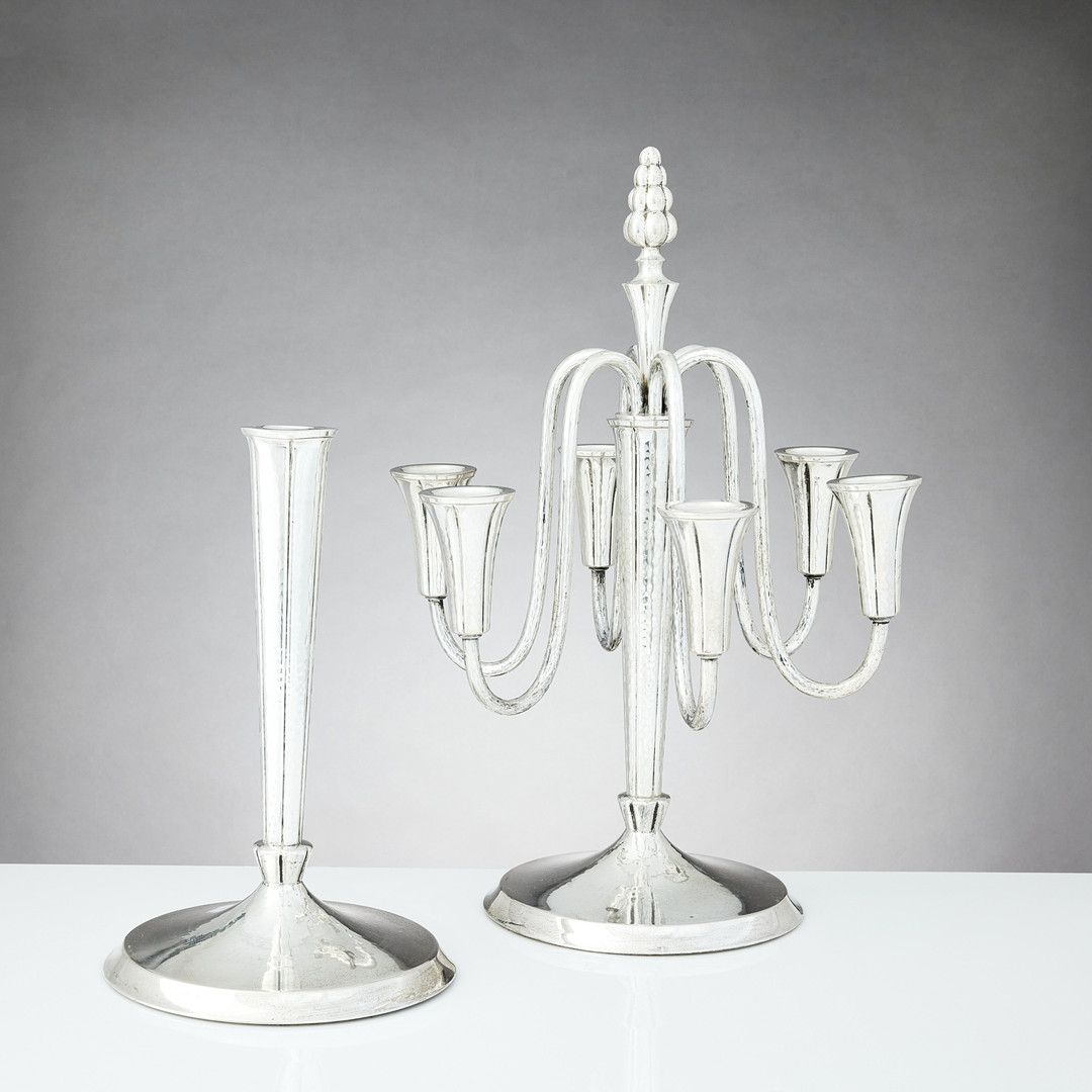 KARL ANDERSON. Ljusstakar ett par samt en kandelabertillsats, silver, Stockholm 1929.