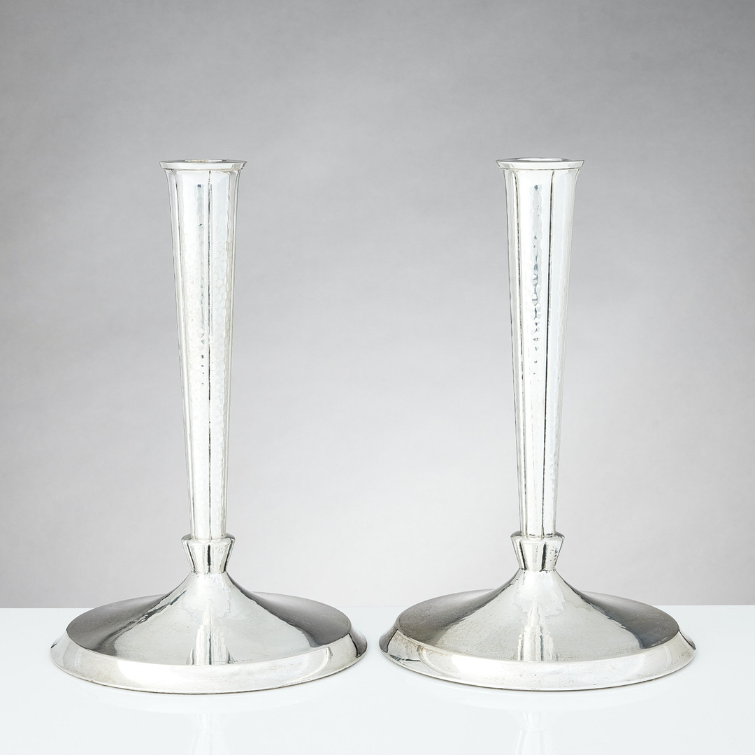 KARL ANDERSON. Ljusstakar ett par samt en kandelabertillsats, silver, Stockholm 1929.