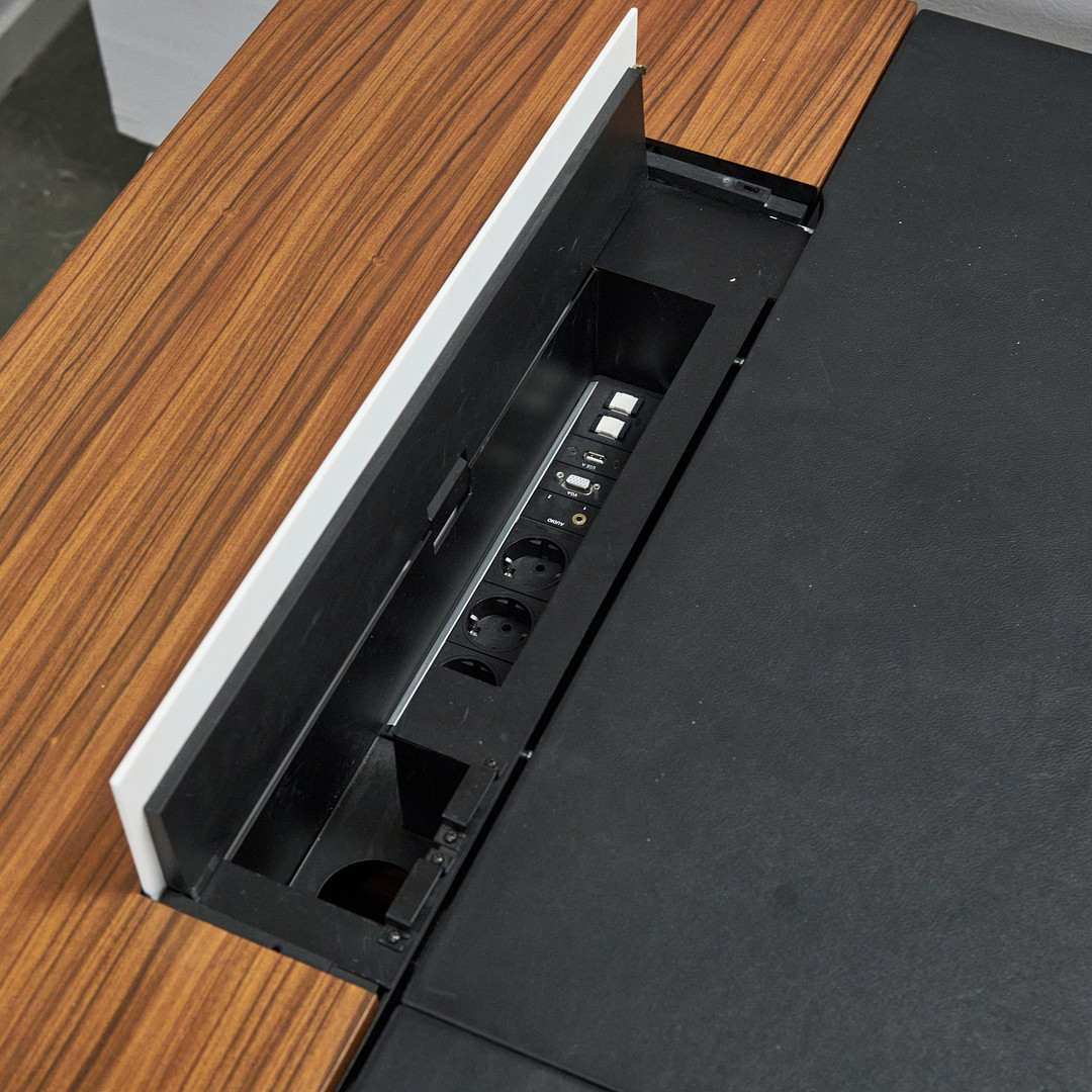 EOOS, skrivbord CEOO för Walter Knoll, formgivet 2006.