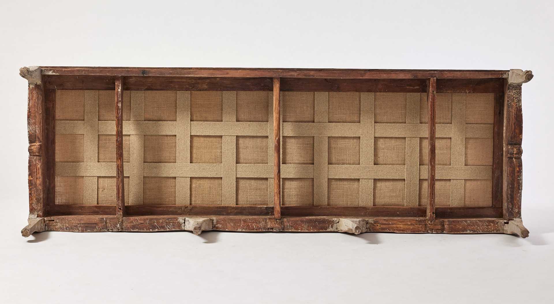 BÄNK, stockholmsarbete i rokoko, 1700-talets andra hälft, träskuren dekor.