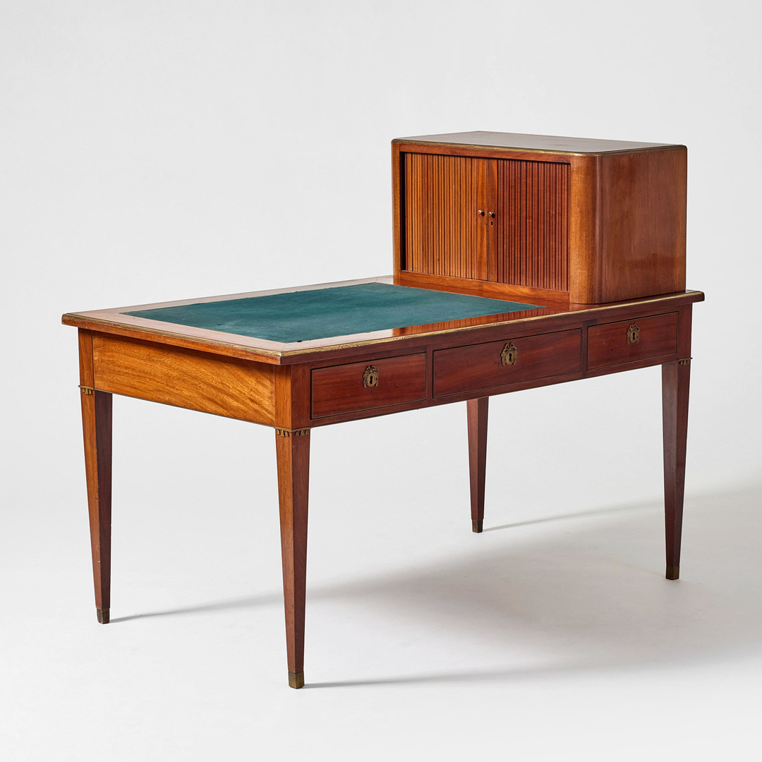 SKRIVBORD med UPPSATS, sengustavianskt, 1800-talets första hälft, fanerat med mahogny.