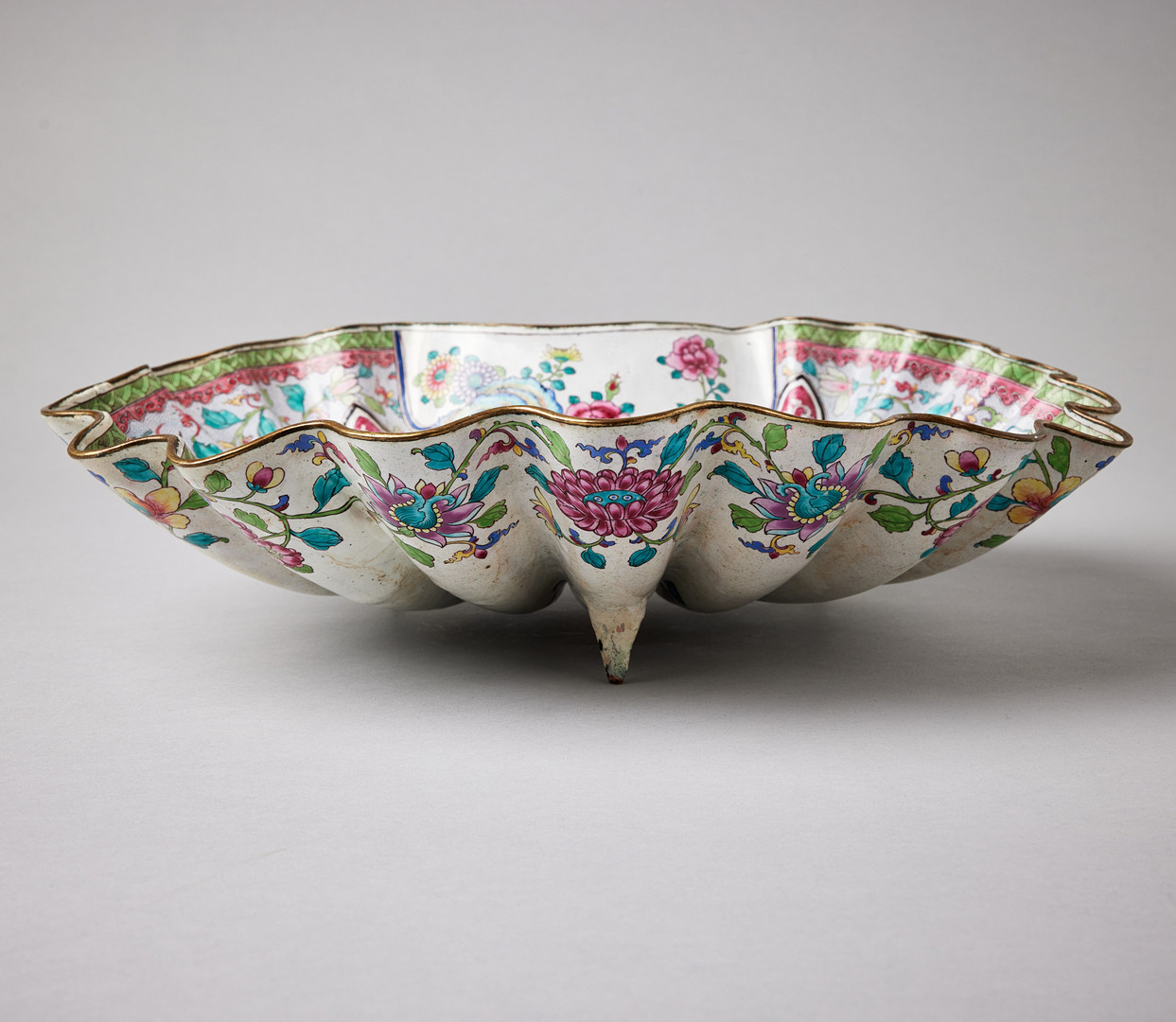 A 'VON HABSBURG DOUBLE-HEADED EAGLE' ENAMEL SHELL BASIN.