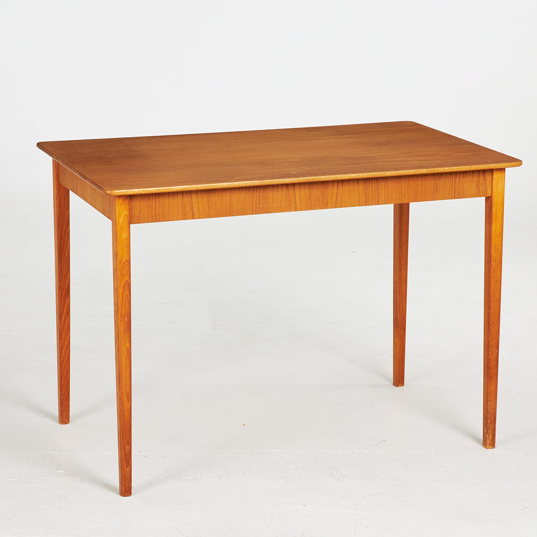 SKRIVBORD, 1950/60-tal, 2 lådor i sargen, teakfaner.