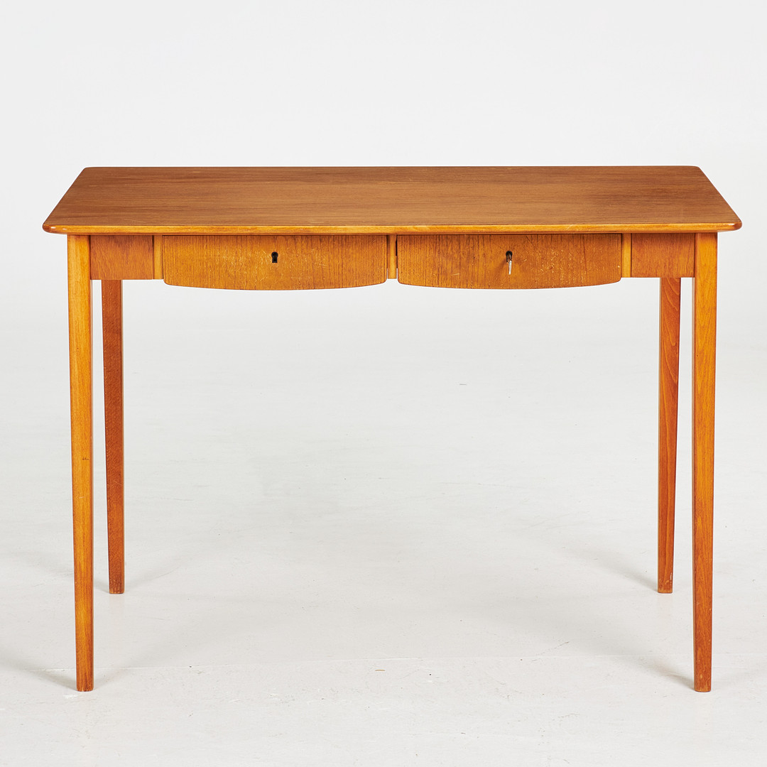 SKRIVBORD, 1950/60-tal, 2 lådor i sargen, teakfaner.