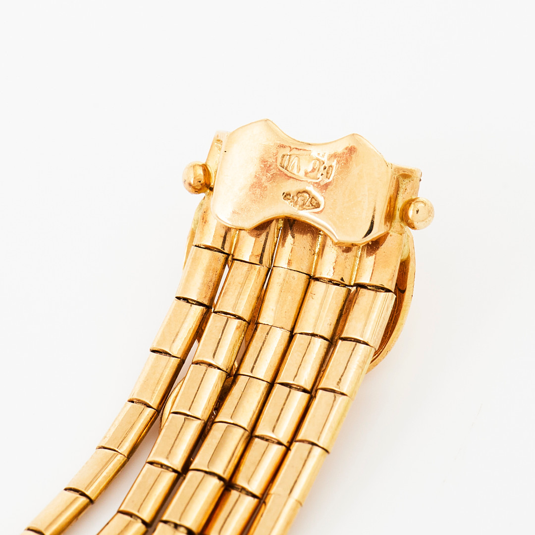 ARMBAND, 18 k guld, 5 halvledade och satinerade länkar, lås med dekor av en oval amazonit med cabochonslipning, Italien/Vicenza, (1944-1968).