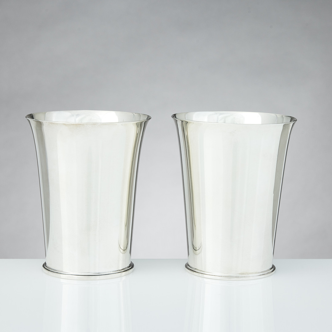 HARALD NIELSEN. Vaser/Bägare, ett par lika, sterling silver, Georg Jensen, Danmark efter 1945. Design nr 671 E.