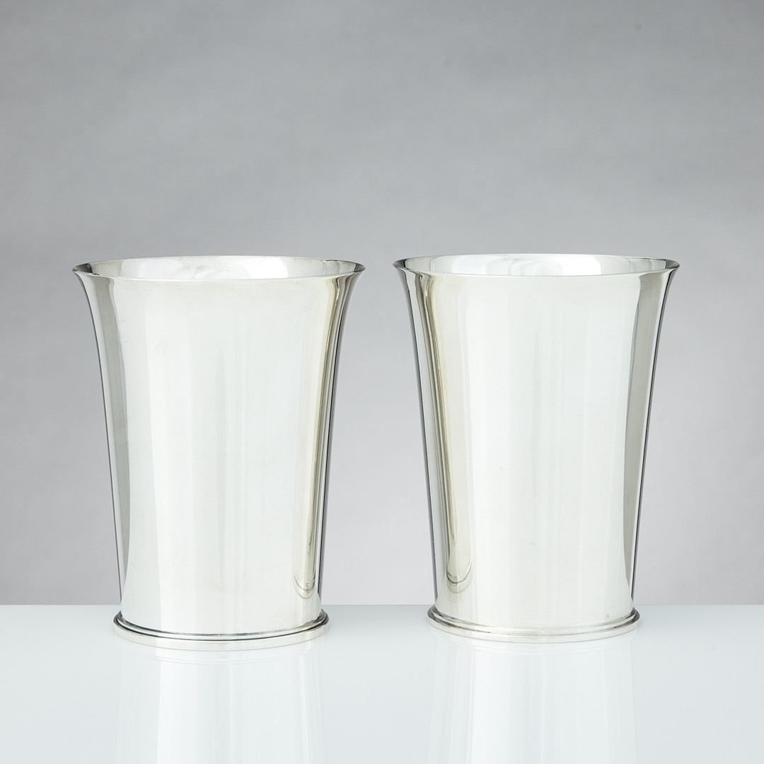 HARALD NIELSEN. Vaser/Bägare, ett par lika, sterling silver, Georg Jensen, Danmark efter 1945. Design nr 671 E.