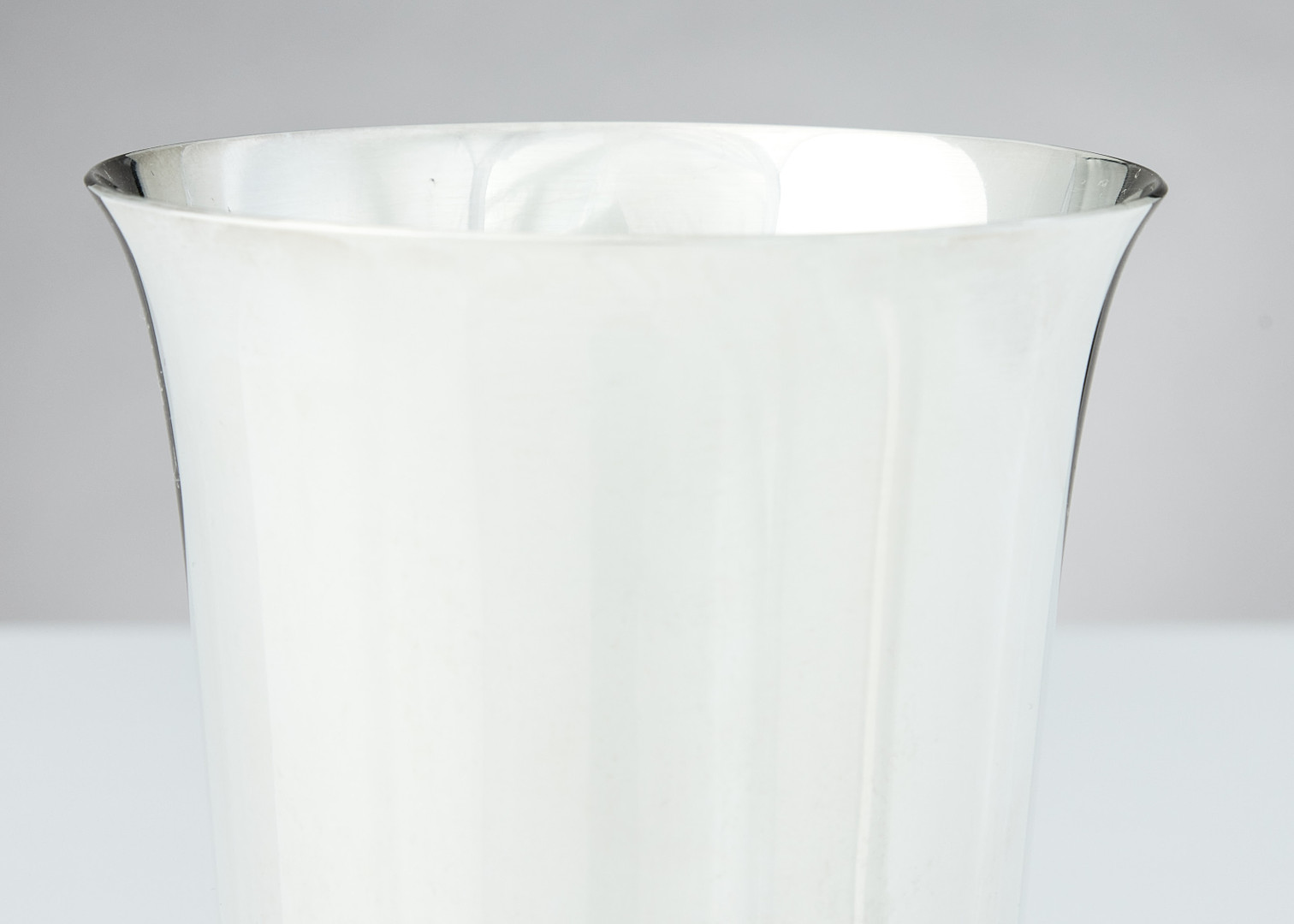 HARALD NIELSEN. Vaser/Bägare, ett par lika, sterling silver, Georg Jensen, Danmark efter 1945. Design nr 671 E.