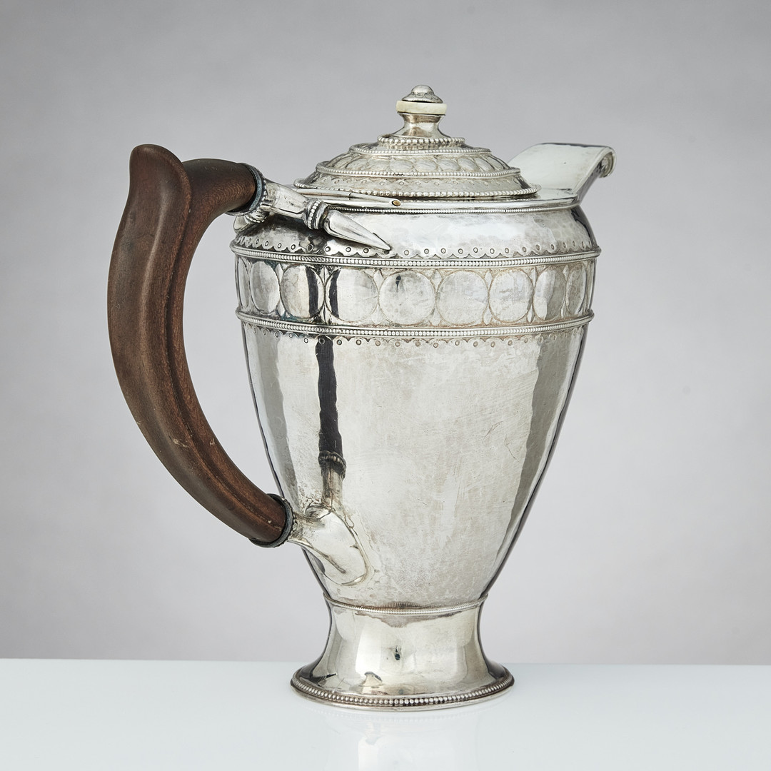 LIBERTY & CO. Kanna, silver, Birmingham 1913. Svenska importstämplar.