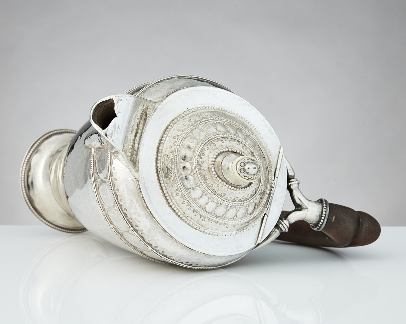LIBERTY & CO. Kanna, silver, Birmingham 1913. Svenska importstämplar.