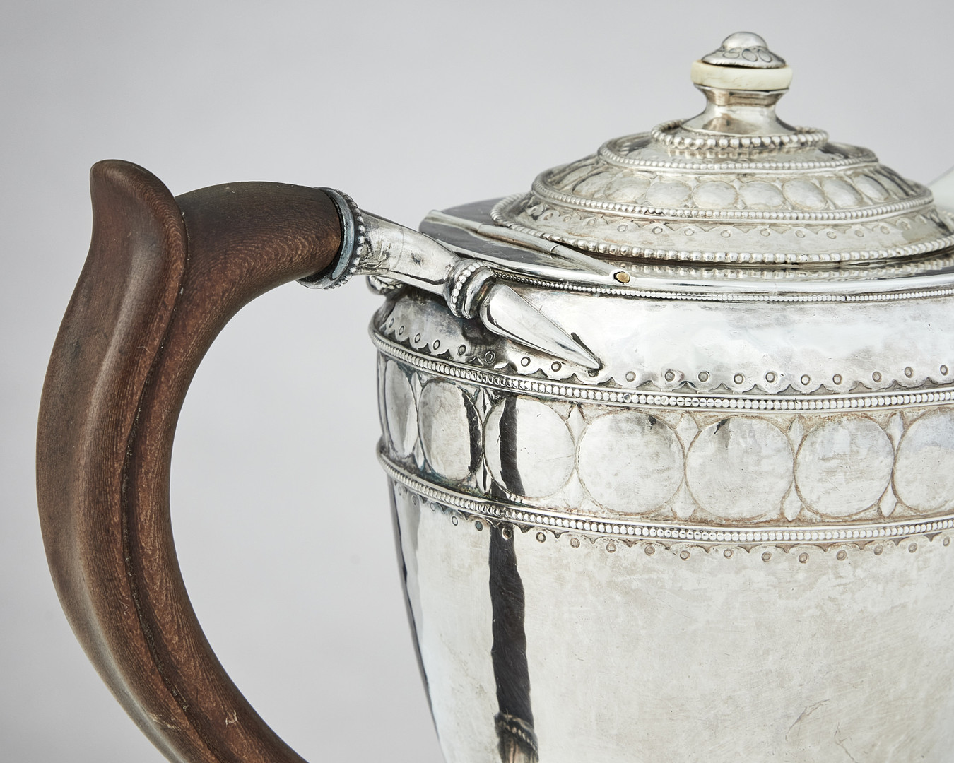 LIBERTY & CO. Kanna, silver, Birmingham 1913. Svenska importstämplar.