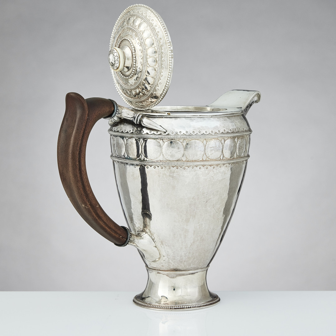 LIBERTY & CO. Kanna, silver, Birmingham 1913. Svenska importstämplar.