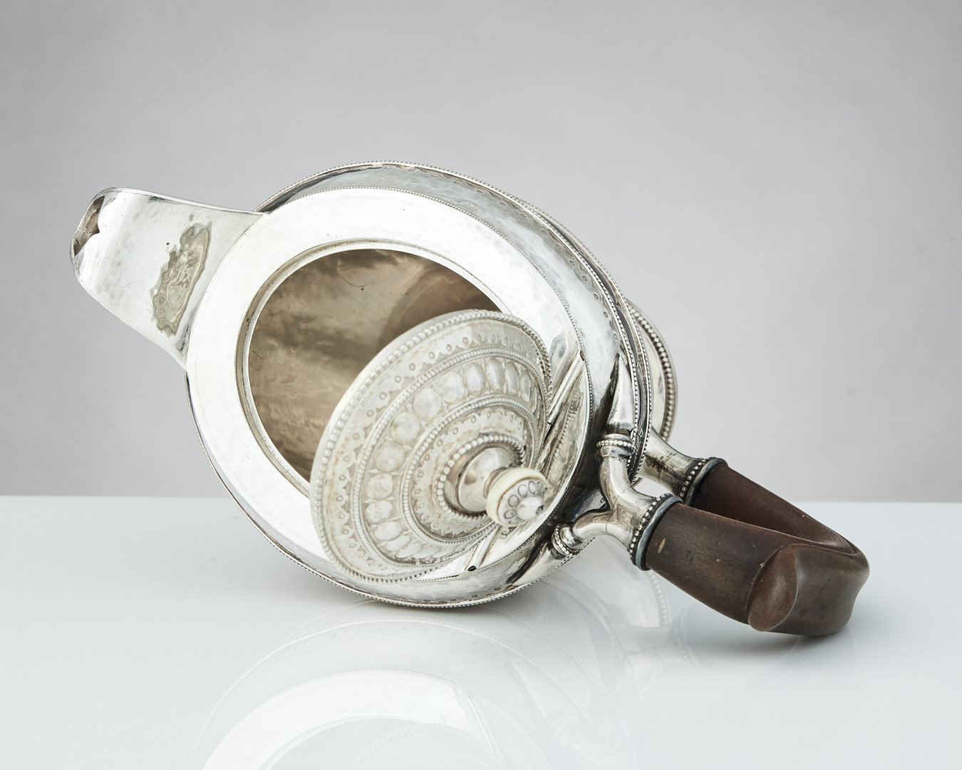 LIBERTY & CO. Kanna, silver, Birmingham 1913. Svenska importstämplar.