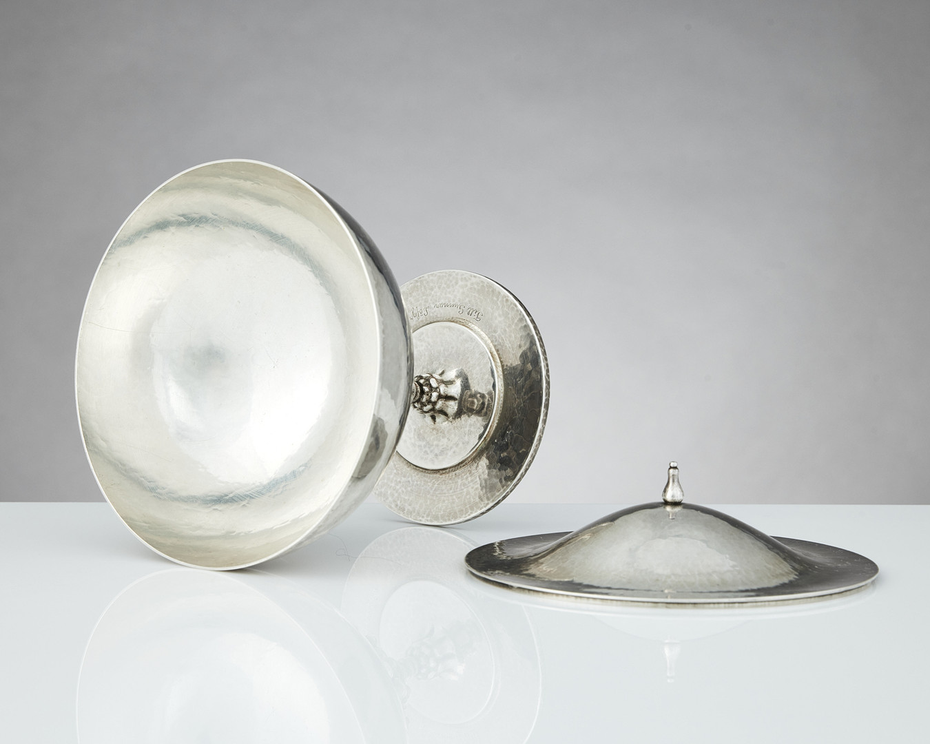 JOHAN ROHDE. Bonboniere, sterlings silver, Georg Jensen, Köpenhamn 1915-1930. Design nr 43.
