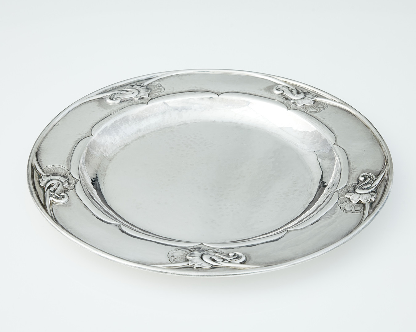 GEORG JENSEN. Fat/Tallrik, silver, Danmark 1915-1930. Design nr 232.