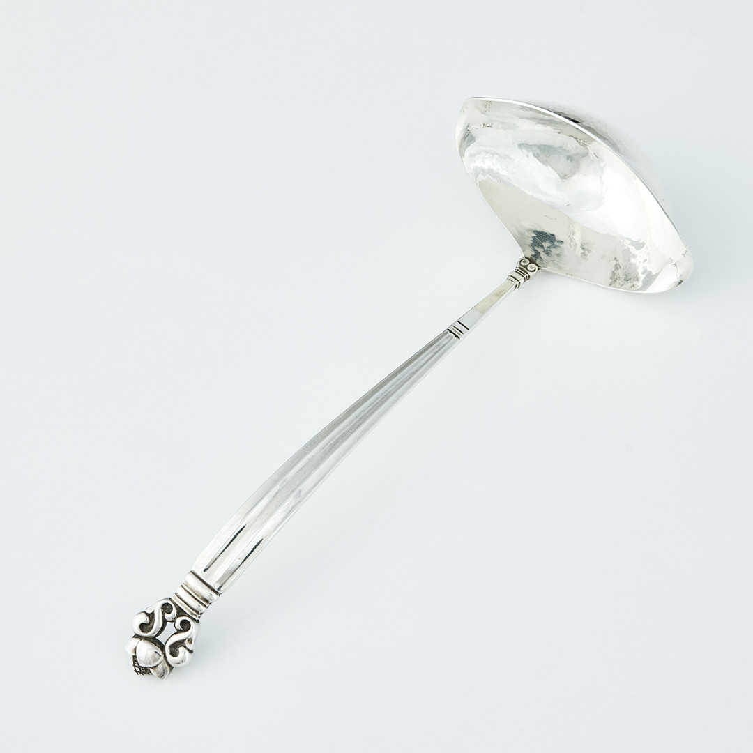 GEORG JENSEN. Såsslev, sterling silver, Danmark efter 1945. Modell Konge / Acorn.