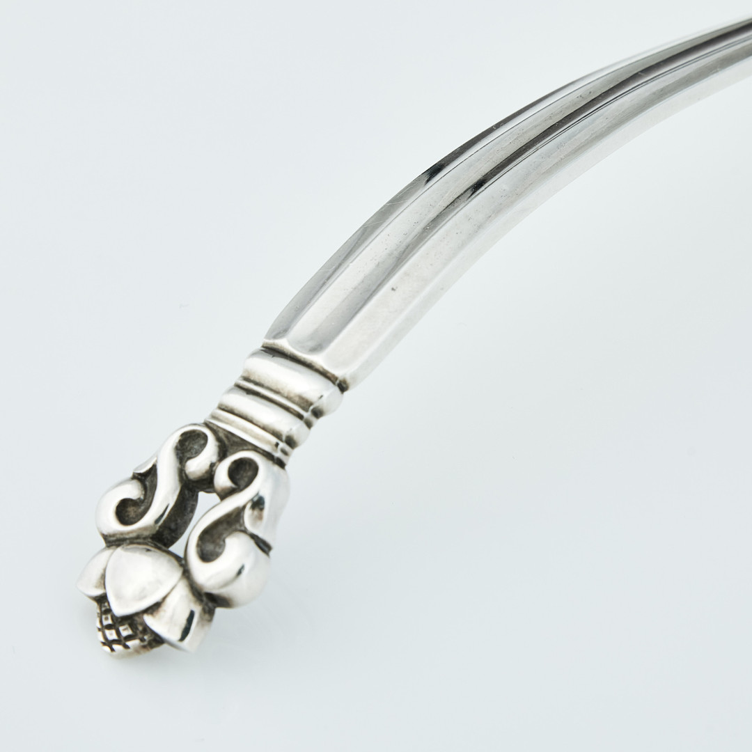GEORG JENSEN. Såsslev, sterling silver, Danmark efter 1945. Modell Konge / Acorn.
