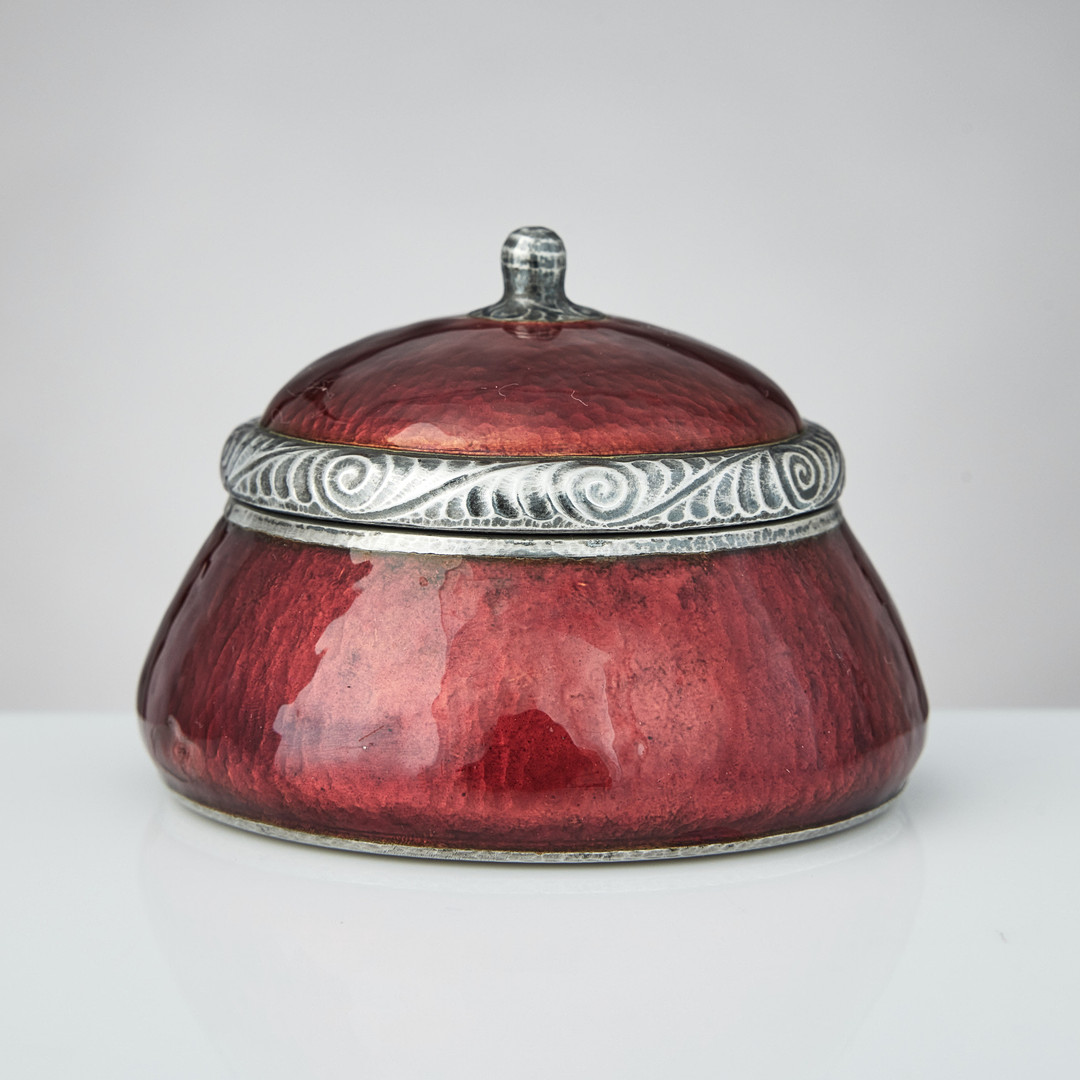 CARIN WÄSTBERG. Bonbonjär, silver och emalj, GAB, Stockholm 1914. Signerad CW.