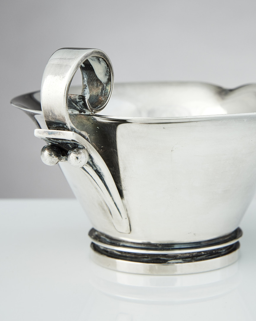 HARALD NIELSEN. Kaffeservis, tre delar, sterlingsilver, Georg Jensen, Danmark 1915-1933. Design nr 600 A.