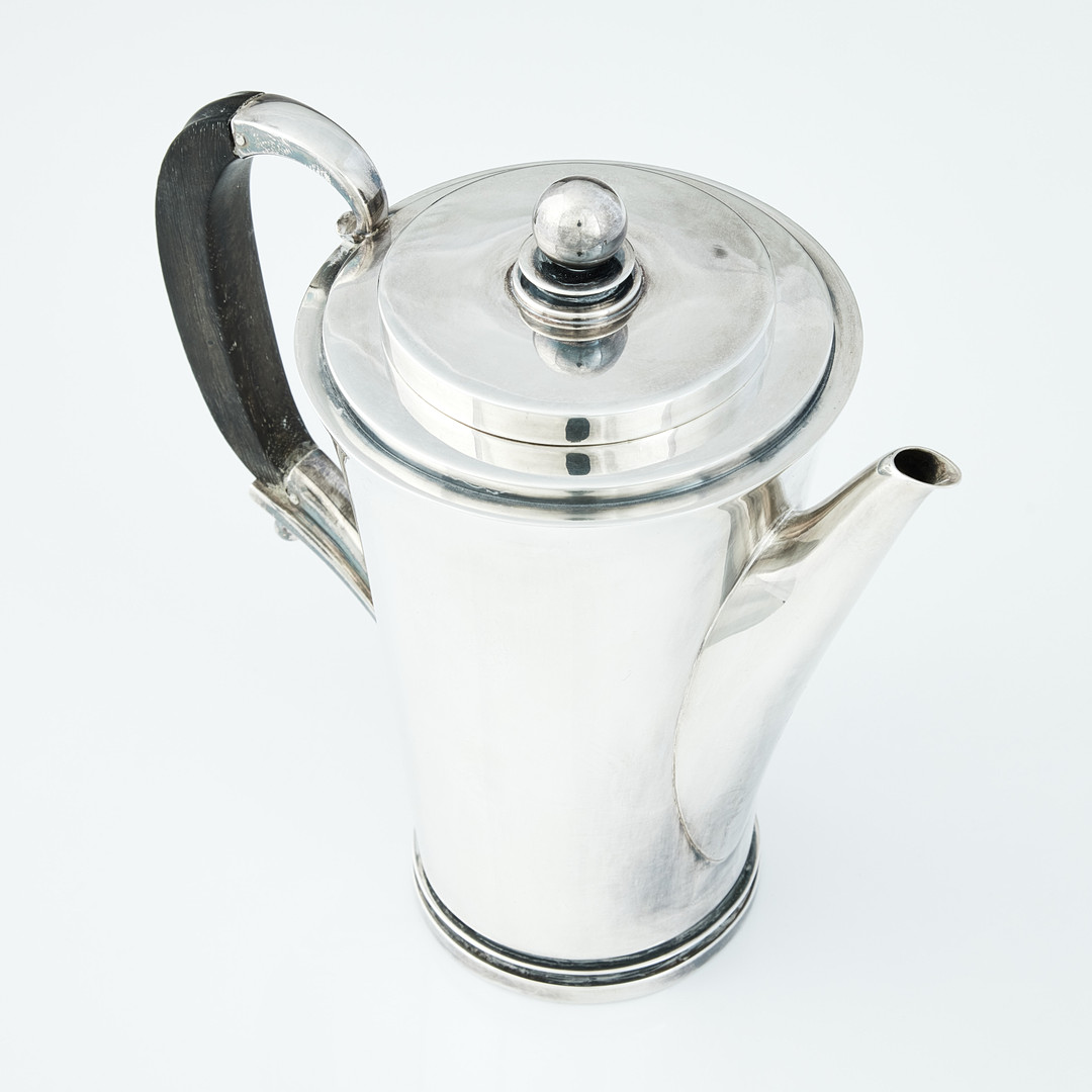 HARALD NIELSEN. Kaffeservis, tre delar, sterlingsilver, Georg Jensen, Danmark 1915-1933. Design nr 600 A.