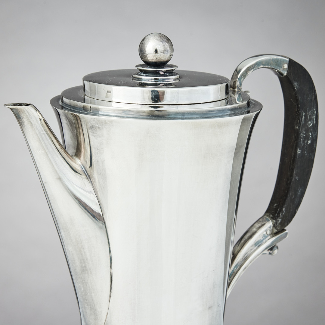 HARALD NIELSEN. Kaffeservis, tre delar, sterlingsilver, Georg Jensen, Danmark 1915-1933. Design nr 600 A.