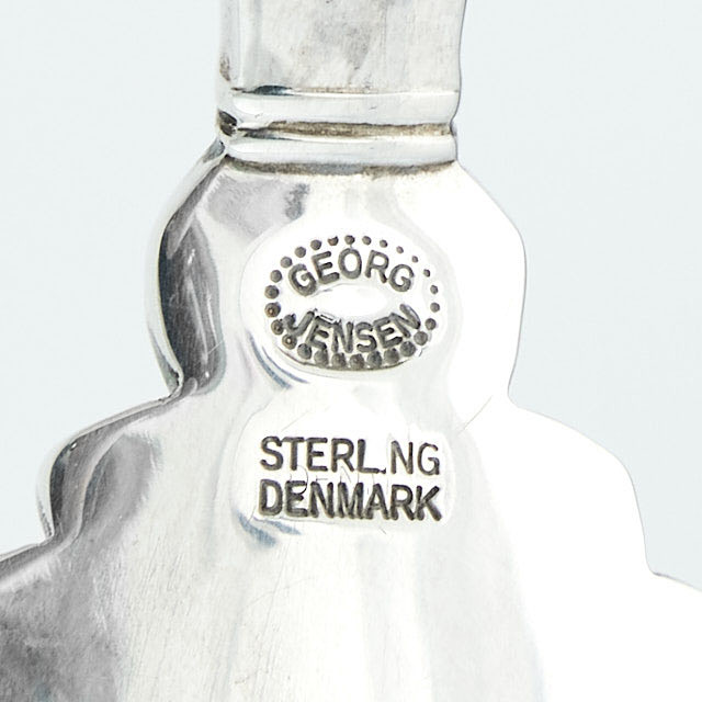 JOHAN ROHDE. Bärsked, sterling silver, Danmark efter 1945. Modell Konge / Acorn.