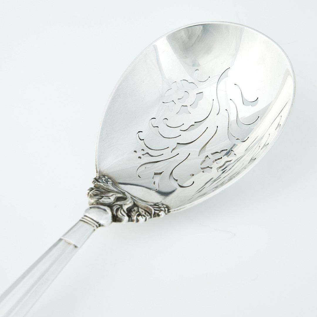 JOHAN ROHDE. Bärsked, sterling silver, Danmark efter 1945. Modell Konge / Acorn.