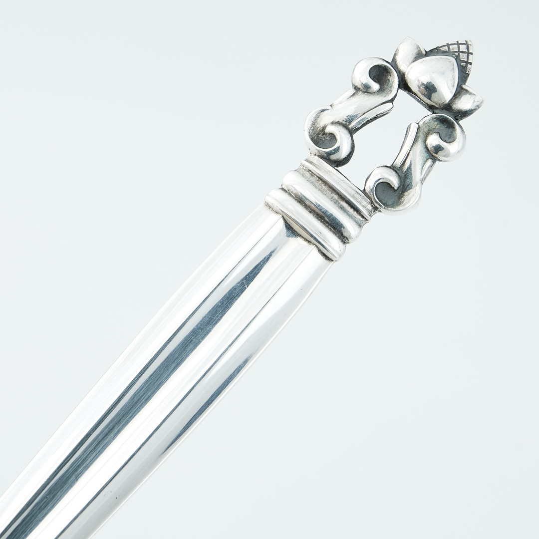 JOHAN ROHDE. Bärsked, sterling silver, Danmark efter 1945. Modell Konge / Acorn.