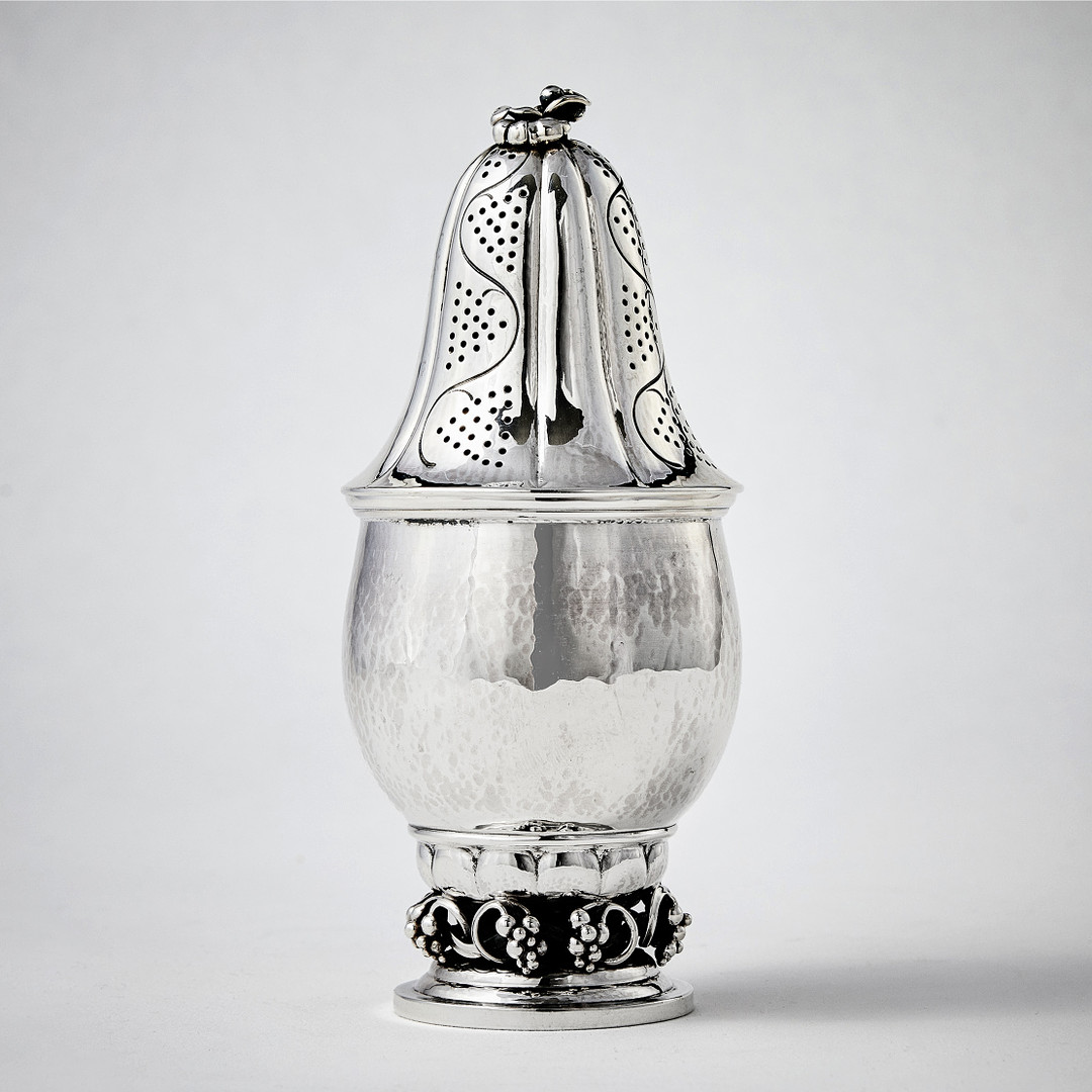 GEORG JENSEN. Sockerruska, silver, Köpenhamn 1921. Design nr 296.