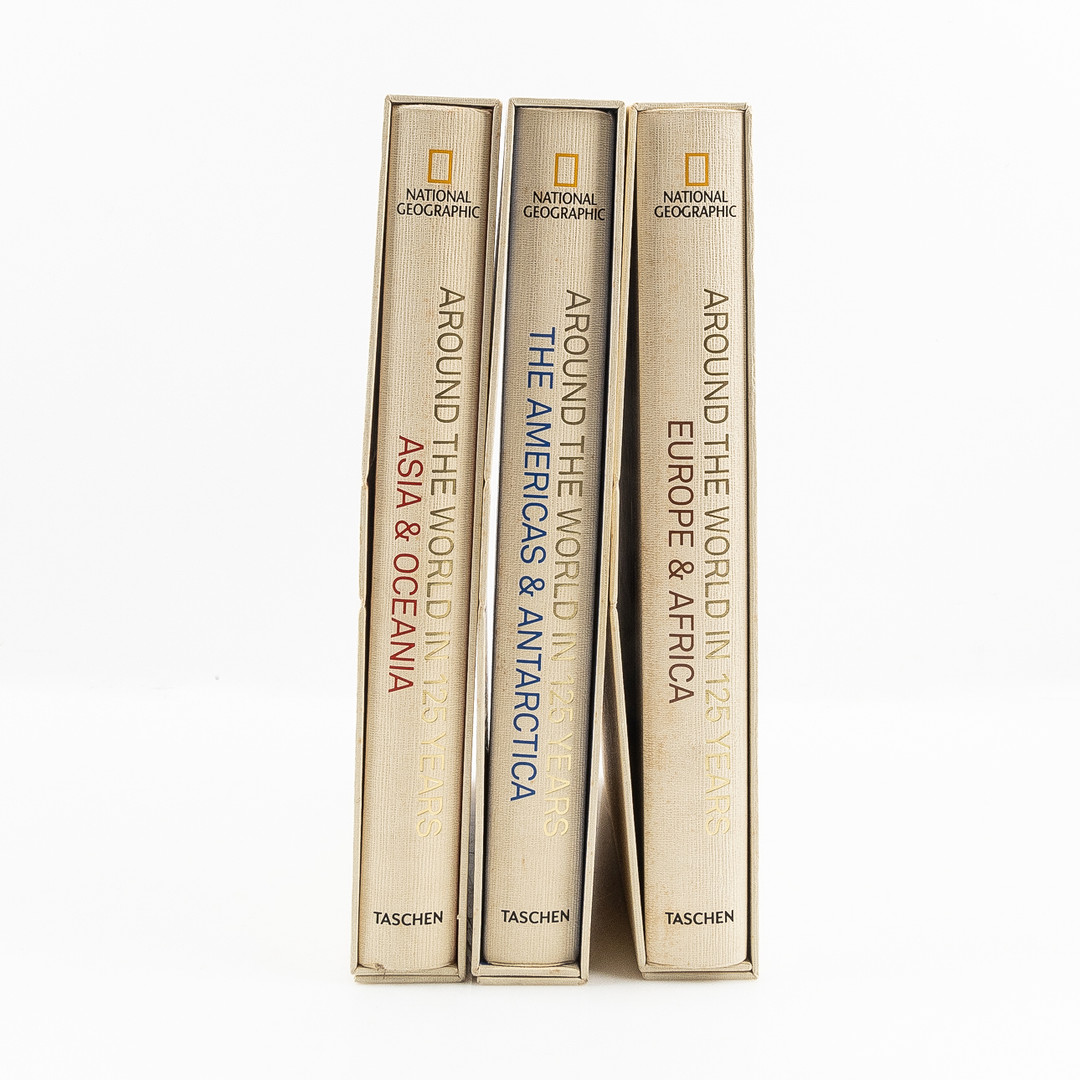 BÖCKER, 3 stycken, National Geographic in 125 years, Europe Africa, Asia Oceania, The Americas Antarctica, Taschen.