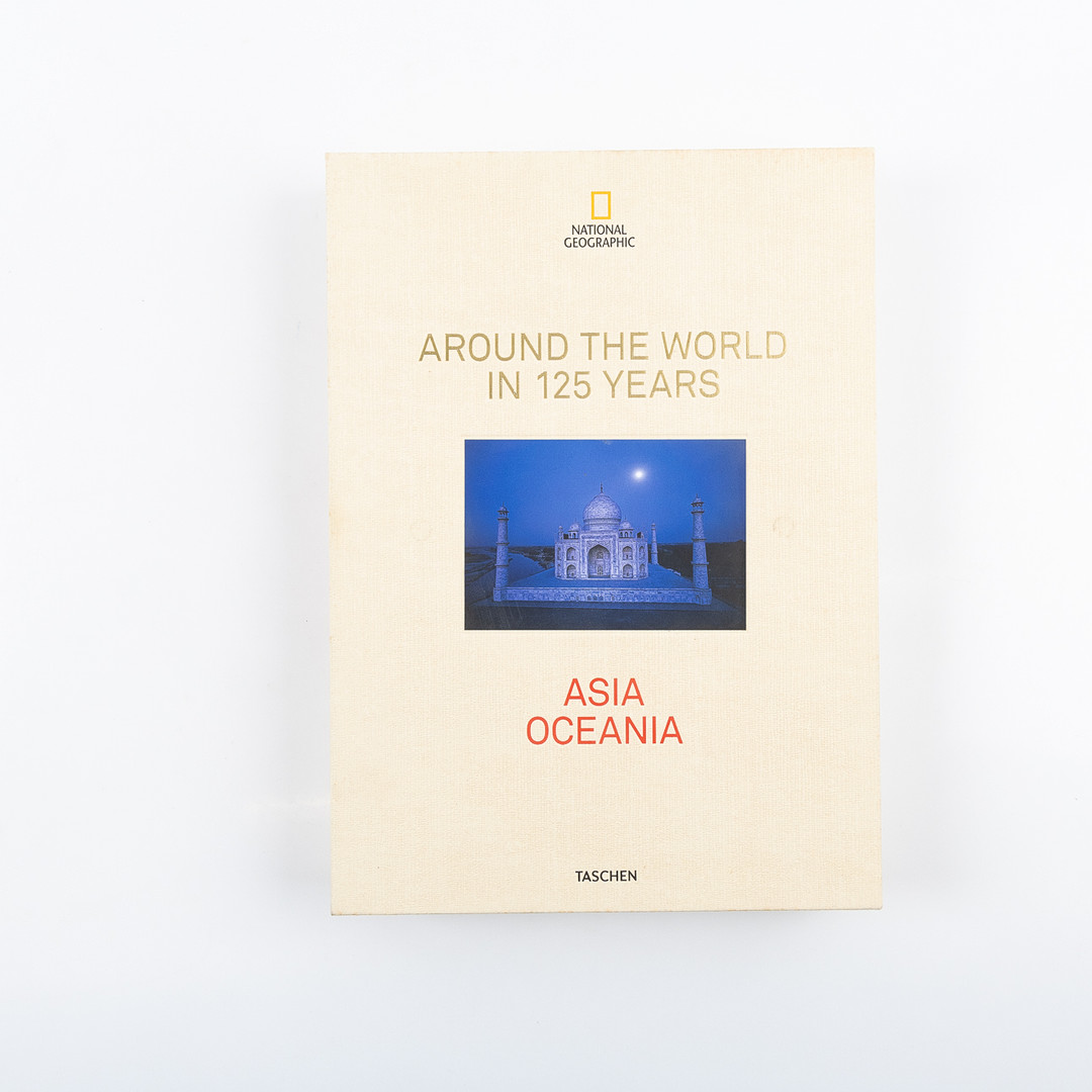BÖCKER, 3 stycken, National Geographic in 125 years, Europe Africa, Asia Oceania, The Americas Antarctica, Taschen.