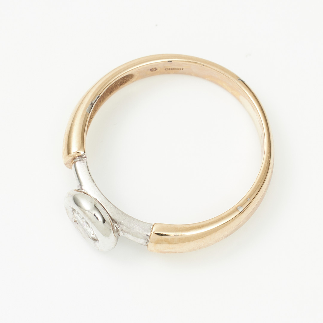 RING, 14 k röd/vitguld, briljant ca 0,30 ct, utländska stämplar.