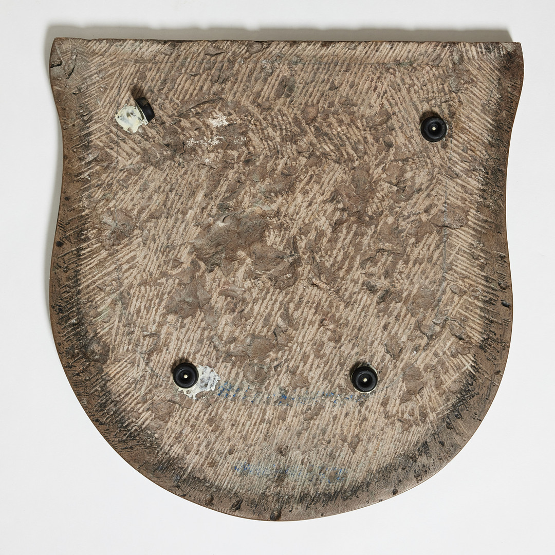 KONSOLBORD, stockholmsarbete i rokoko, 1700-talets andra hälft, träskuren dekor, framtagen äldre förgyllning med polerat guld och slagmetall.