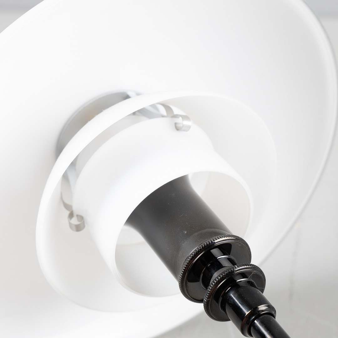 POUL HENNINGSEN. Bordslampa, 