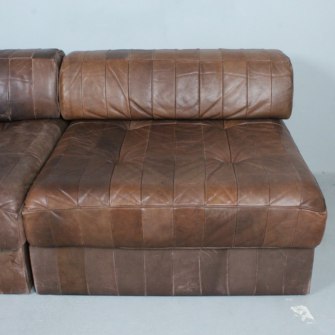 De Sede. Modulsofa / zwei Sitzelemente, 'DS-88', Leder, Schweiz, 1970er Jahre.