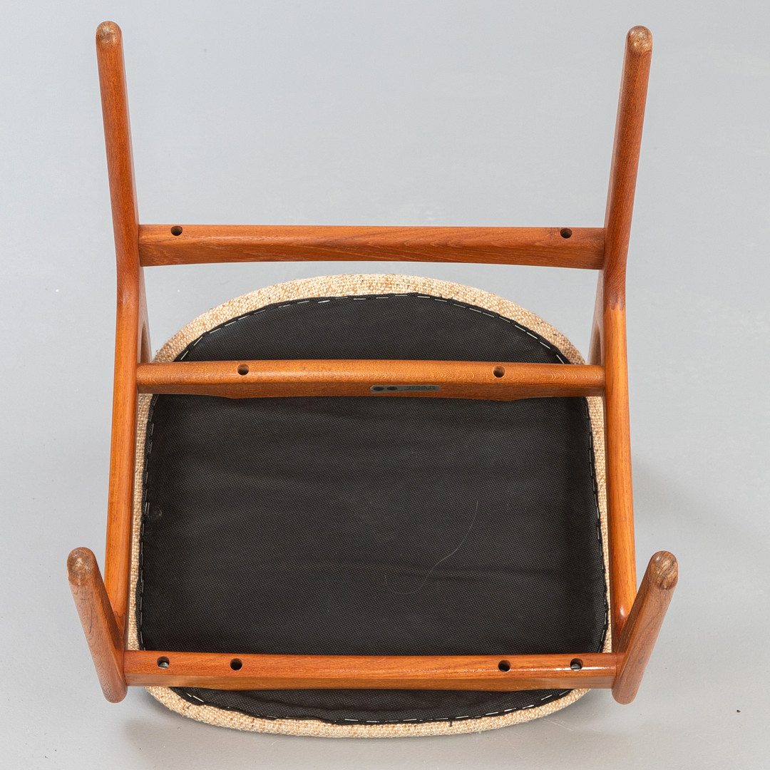 ERIK BUCH. O. D. Møbler, 5 Stühle (5).