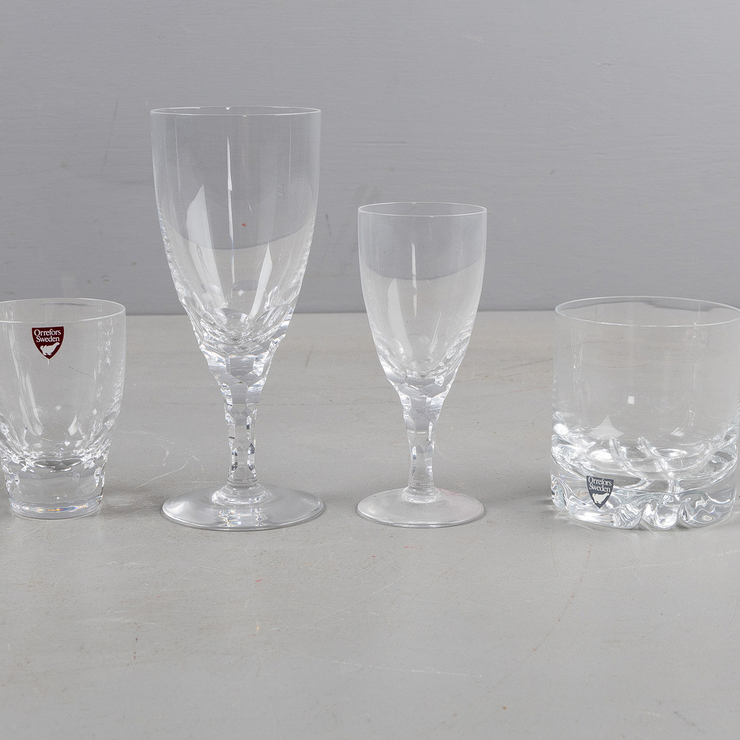 INGEBORG LUNDIN. Glasservis bl a 