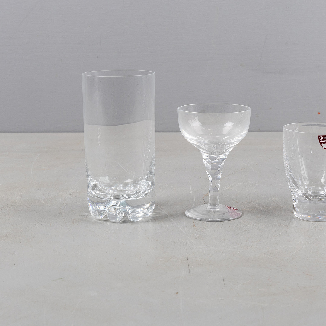 INGEBORG LUNDIN. Glasservis bl a 