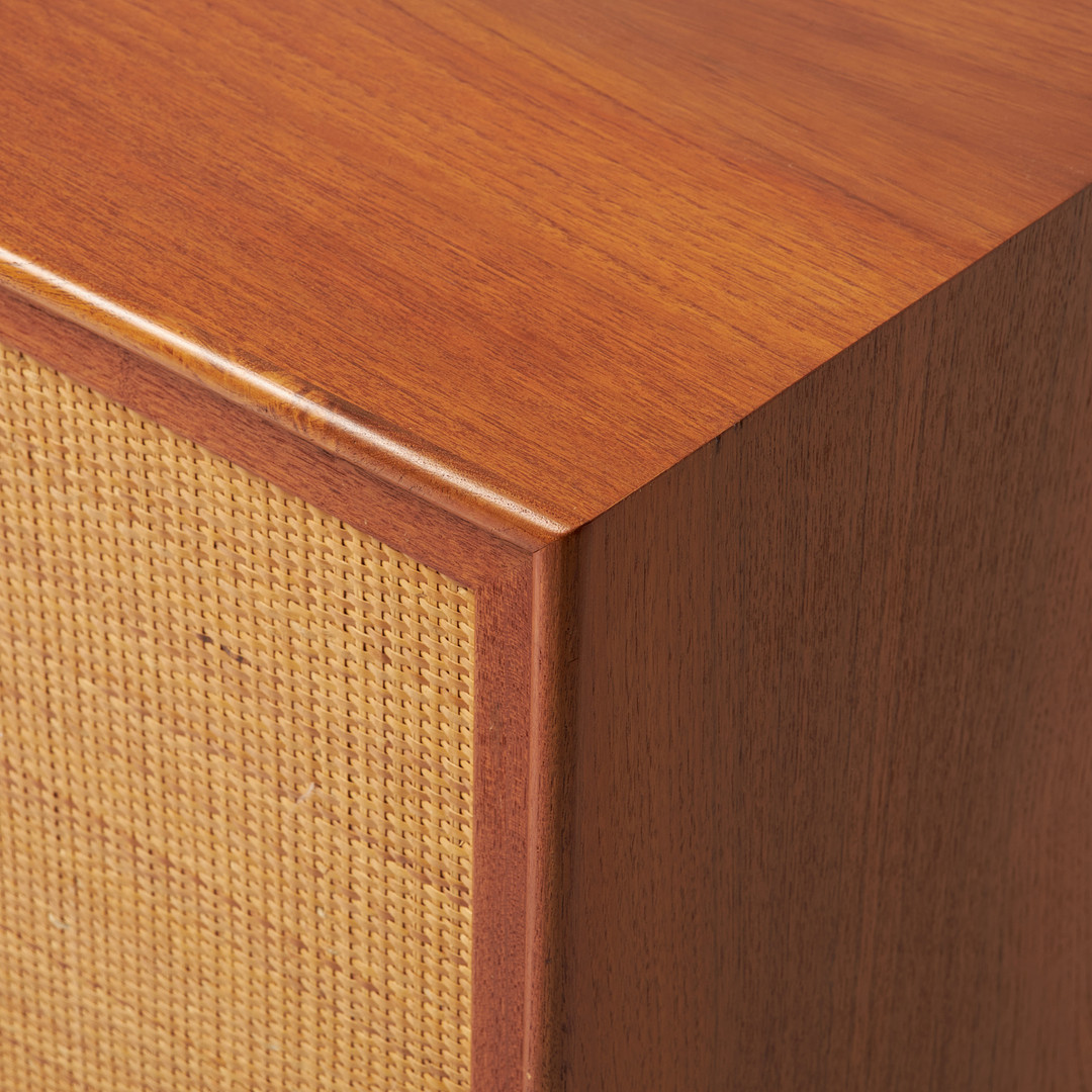 ALF SVENSSON. Sideboard, 1-par, Bjästa Snickerifabrik, 1950-60-tal. Teak, pardörrar med rotting.